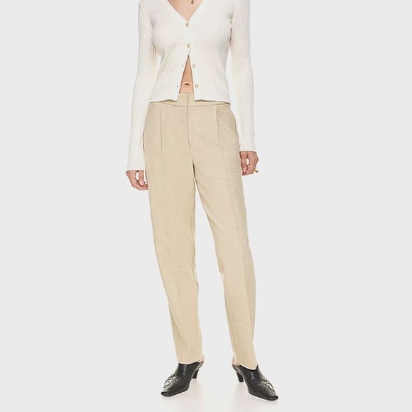Wilfred Pants - Aritzia Wilfred Ibiza women’s pant in beige size 4 in excellent condition.